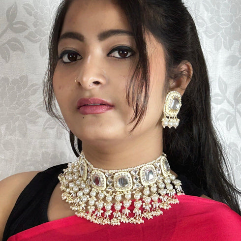 White Meenakari & Kundan Necklace Set from Trenzify Store.