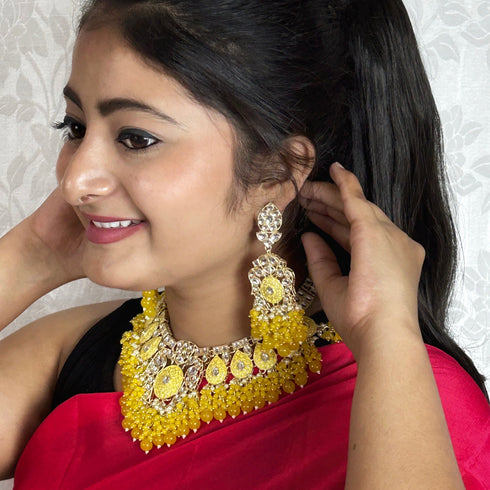 Yellow Kundan Necklace Set from Trenzify Store.