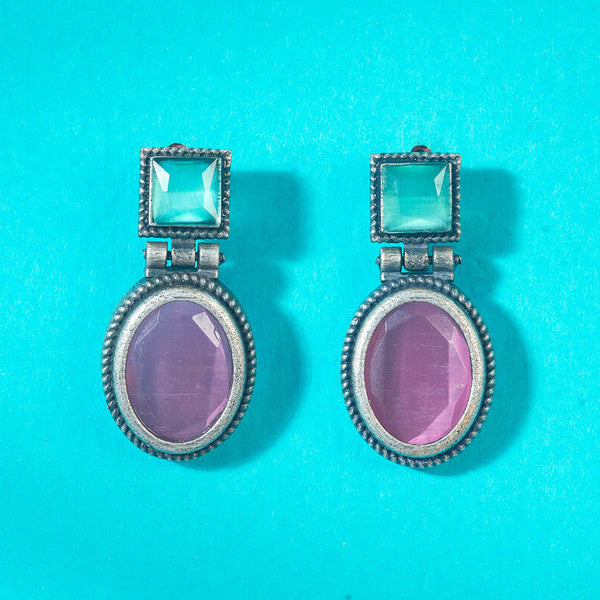 Chic mint pink gemstone earrings in a classic two-part drop design with a vintage silver frame, ideal for both casual and formal looks. Trenzify Store