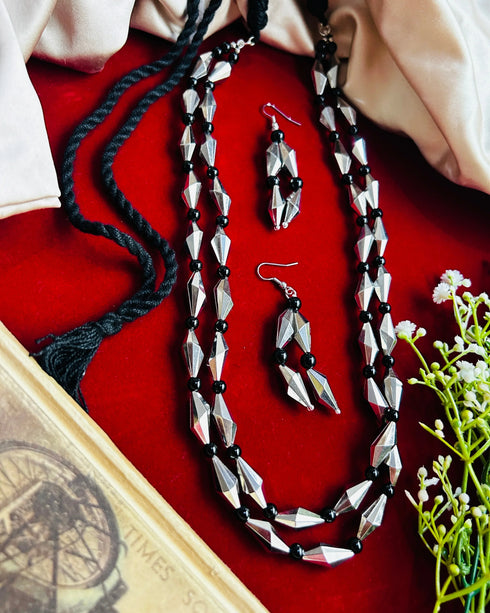 Elegant Black & Silver Geometric Necklace Set from Trenzify Store.