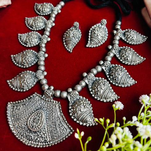 Oxidized Tribal Temple Necklace Set from Trenzify Store.